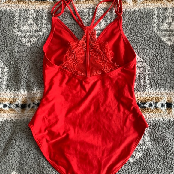 Beautiful Tomato Red Swimsuit. By Hunter McGrady - Picture 3 of 3